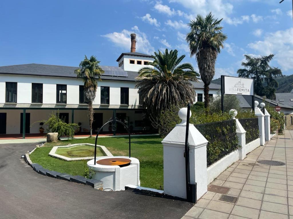 Viña Femita Albergue Villafranca Del Bierzo Exterior foto